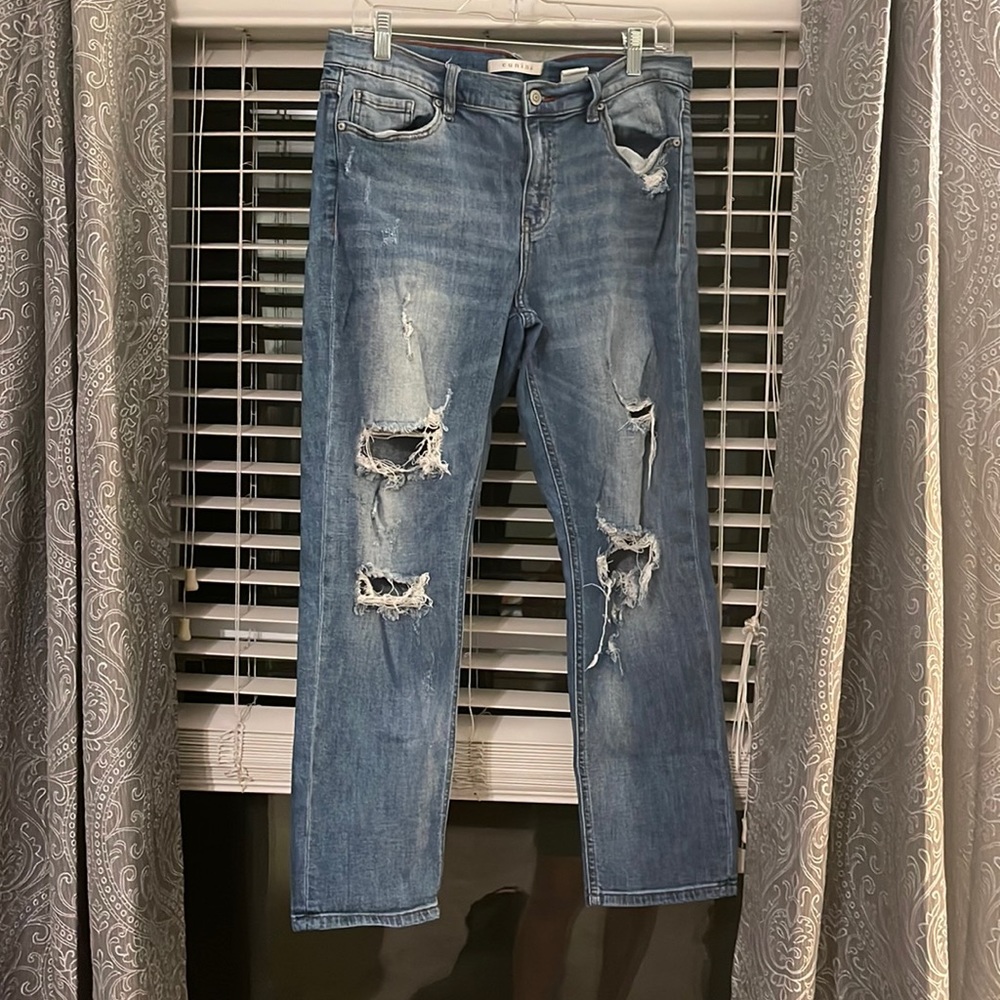 Low Rise Distressed loose fit jeans